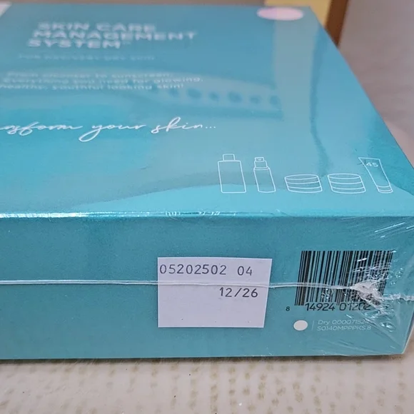 Jan Marini Skin Care Management System for Dry/Very Dry Skin - Blue and White - Picture 2 of 2